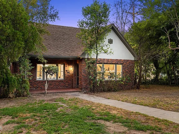 Building Photo - 1694 Oakwood St Rental