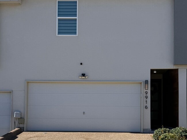 Photo - 9916 Kaspar Dr Unidad 9916