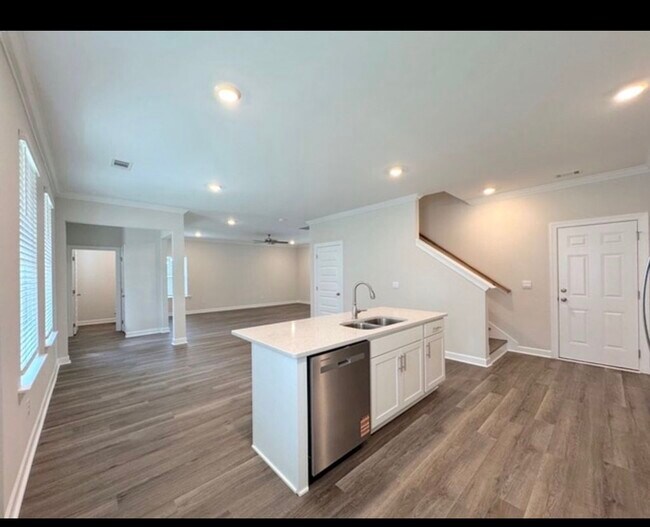 Photo - 1728 Windsor Hill Blvd