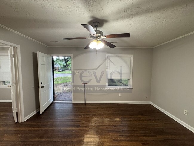 Photo - 4572 Verne Rd
