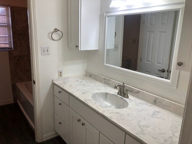 Photo - 2110 Quail Run