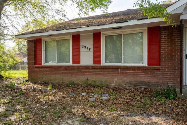 Photo - 1917 Watkins Dr