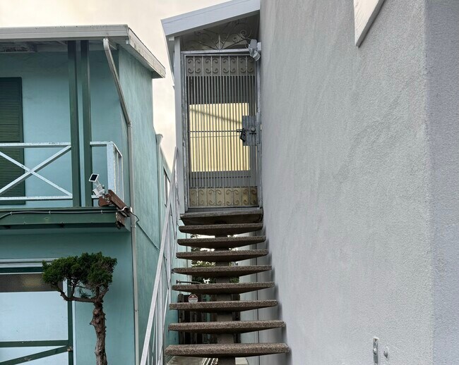 Photo - 280 Canterbury Ave