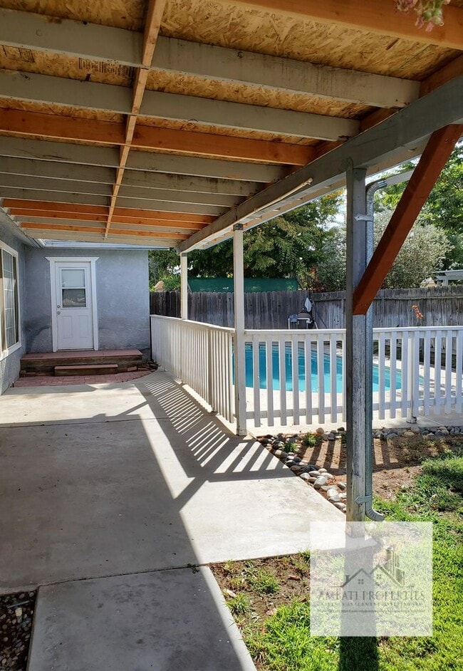 Photo - Beautiful 3 bedroom 2 bath with pool