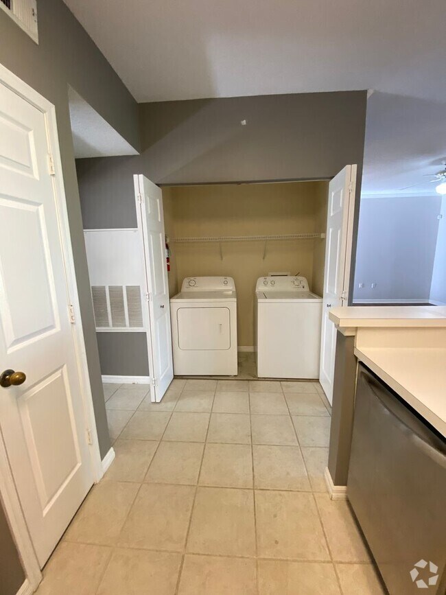 Building Photo - Adorable 1/1 The Links Rental
