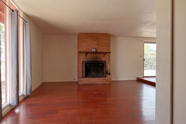 Photo - 618 N Medford Dr