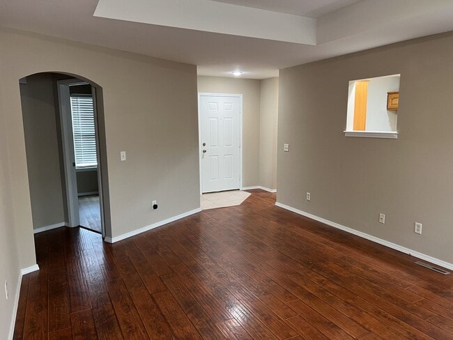 Photo - AVAILABLE NOW! Nixa 3 Bedroom, 2 Bathroom