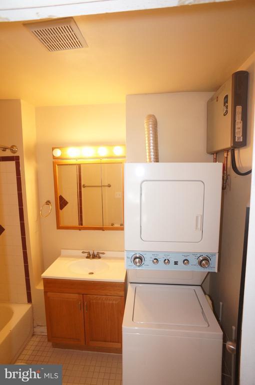 Photo - 471 M St NW Unit A