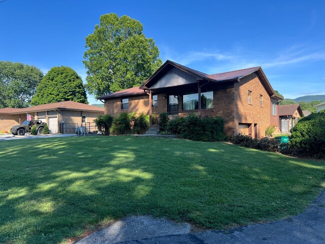 2 bedroom, 1.5full bath House for rent on ... - 2 bedroom, 1.5full bath House for rent on ...