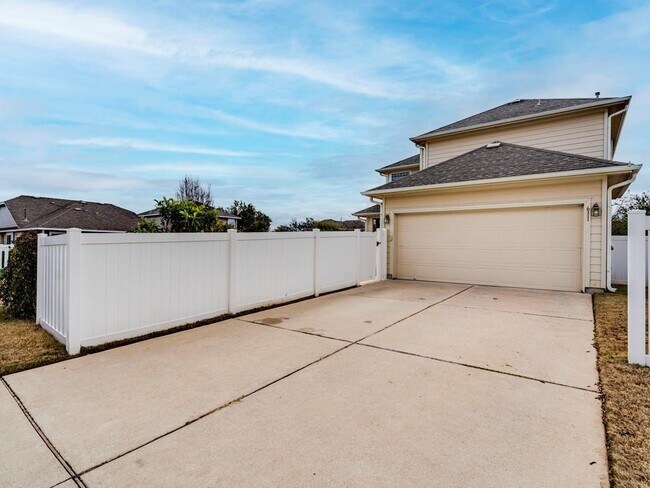 Photo - 611 Boca Chica Dr