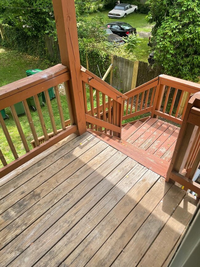 Building Photo - 2911 3rd Ave Unit Apartment 2 (Upstairs)