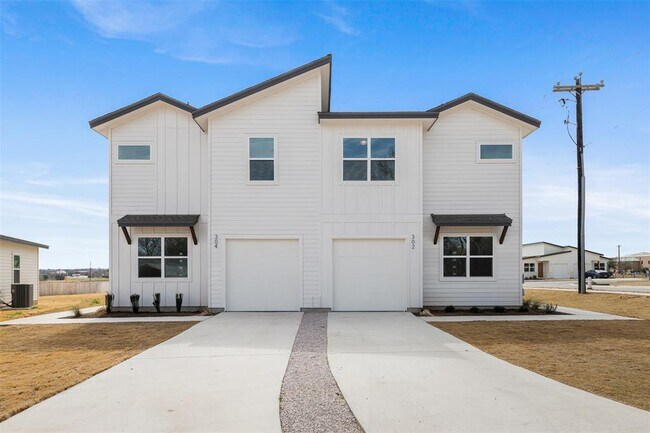 302 East Dr