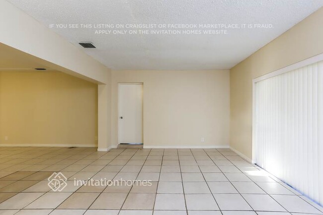 Photo - 520 NW 43rd Ave