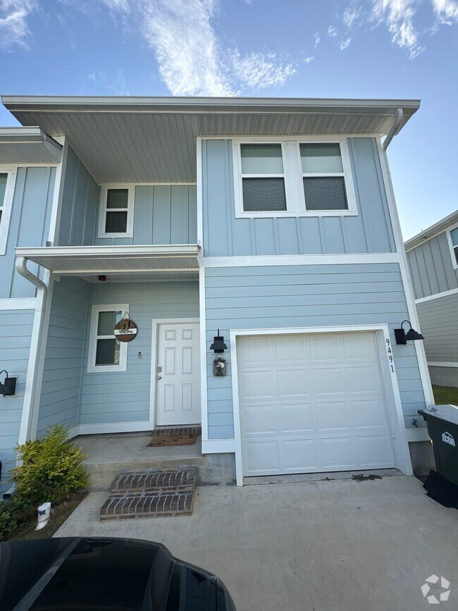 Building Photo - 9491 Nature Creek Cir Rental
