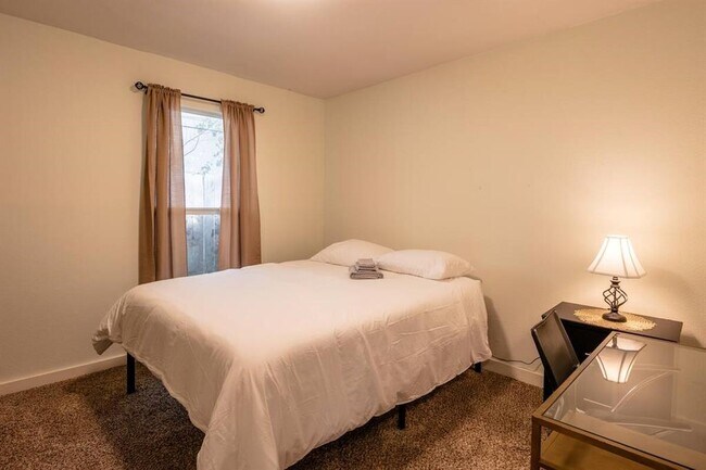 Photo - 2603 Parker Ln