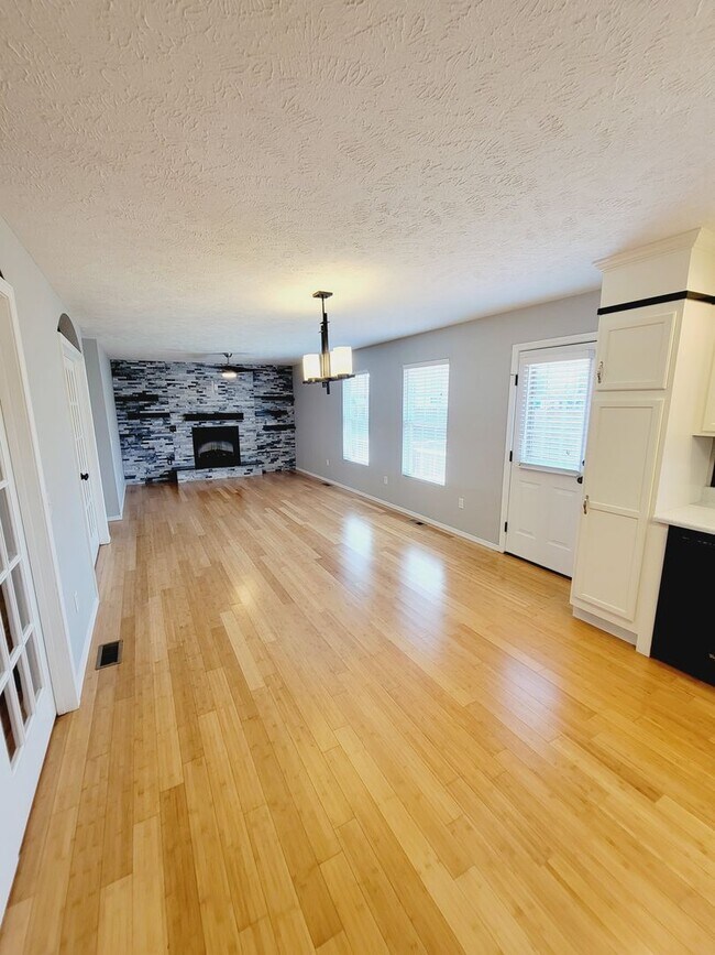 Photo - Bent Tree Subdivision - 4 BR - 2 Living Ar...