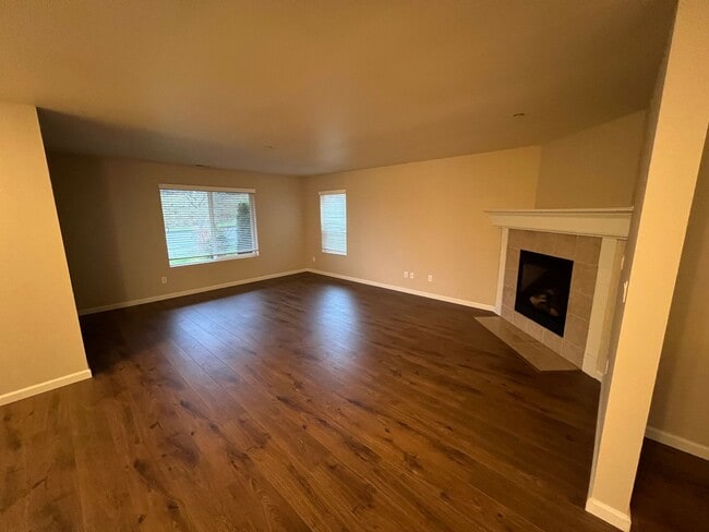 Photo - 3 Bedroom DuPont Home with Loft