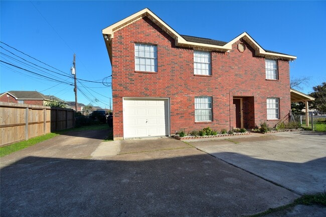 Photo - 8904 Ledge St