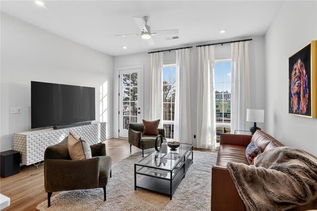 Photo - 1291 Longreen Ter NW Unit 7