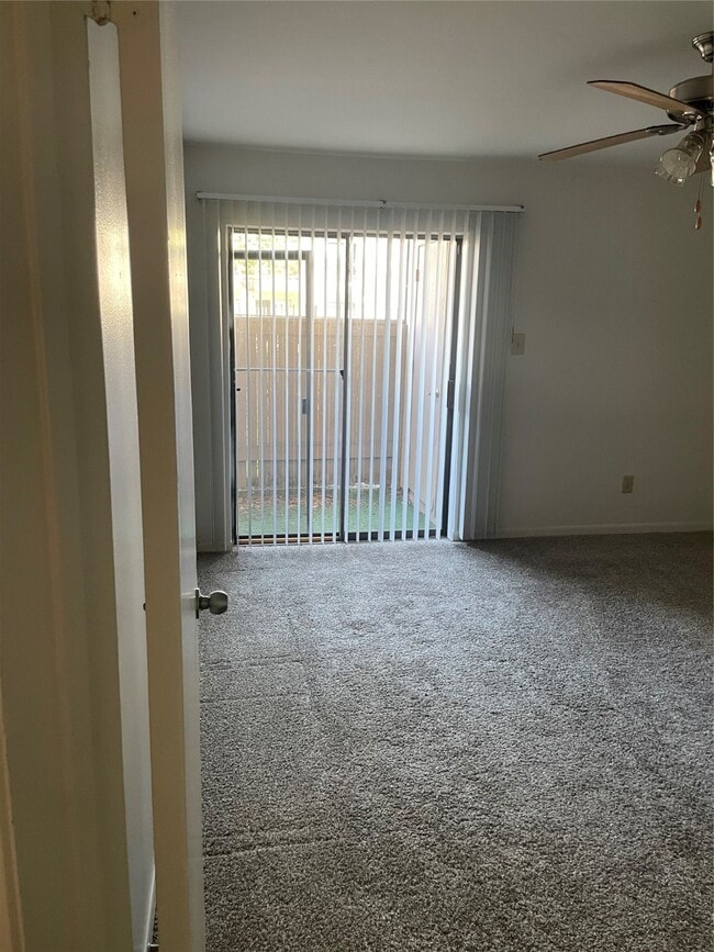 Building Photo - 8419 Hearth Dr Unit 7