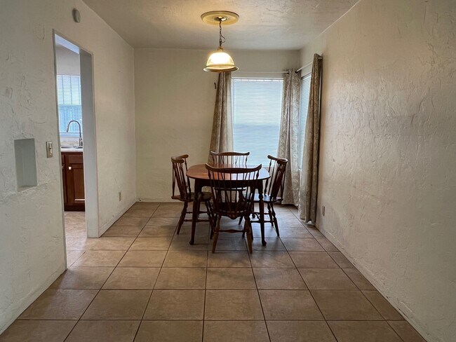 Photo - 2809 N Cherry Ave