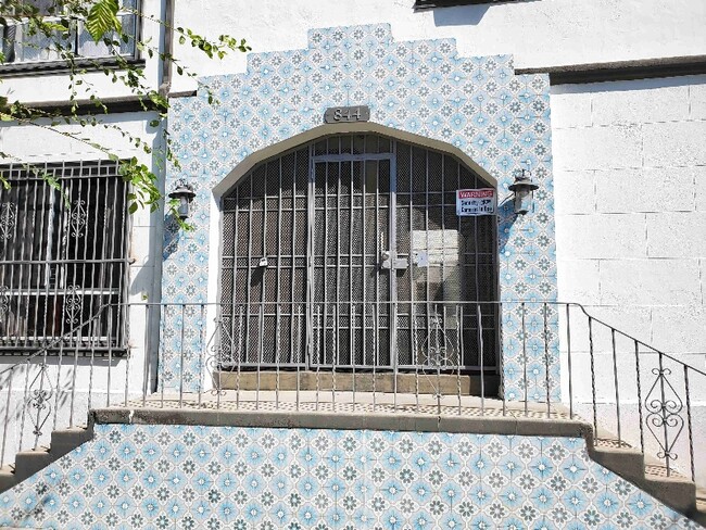 Photo - 851 Sanborn Ave Unidad 27