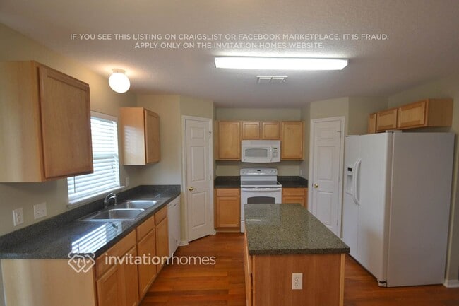 Photo - 281 McKay Blvd