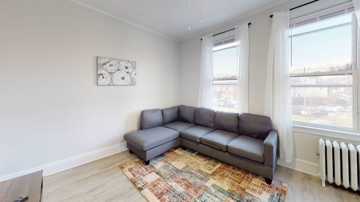Photo - Private bedroom in 3 bed/1 bath Home