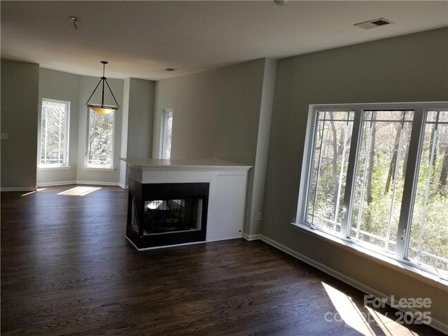 Photo - 1105 Kurt Ct