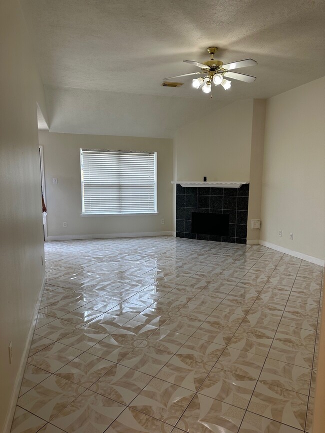 Photo - 3101 Meadow Bay Dr