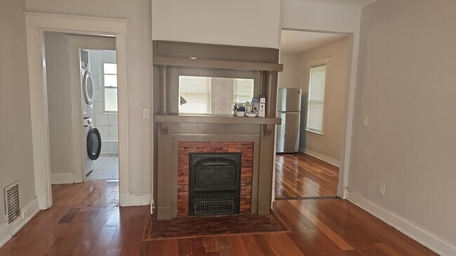Photo - 2000 Ryan Ave Unit 2