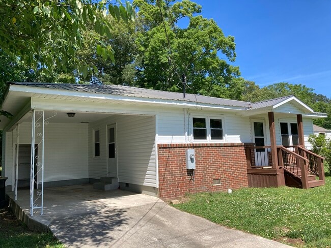 Photo - 1201 Avenue C SE