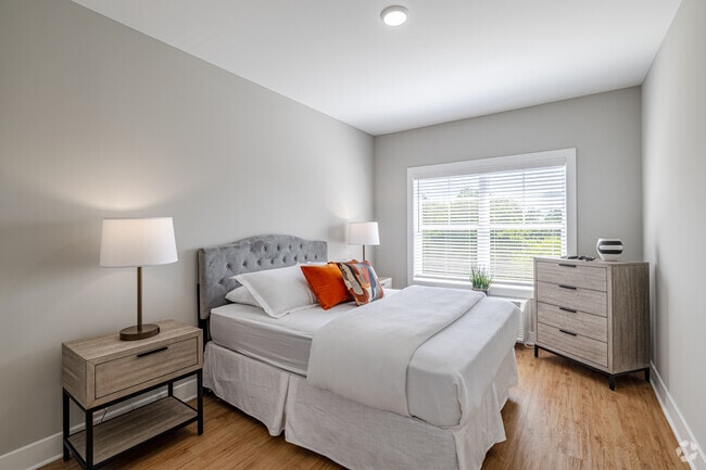 1BR, 1BA - 610SF - Bedroom