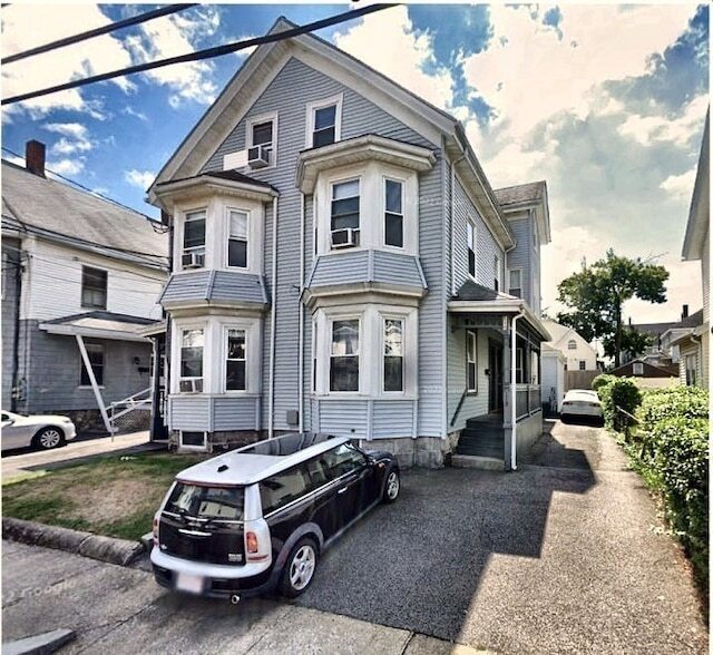 Building Photo - 119 Chestnut St Unit 1