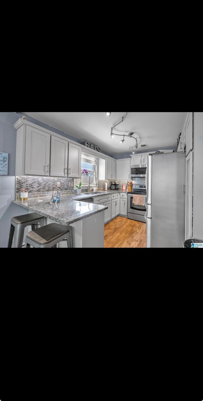 Building Photo - 3411 Cedarcrest Cir