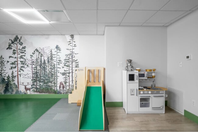 Photo - 104-20 Queens Blvd