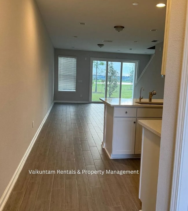 Photo - 370 Richmond Dr