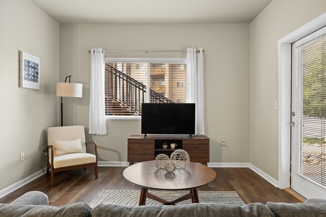 2bd 2ba - Premium Unit