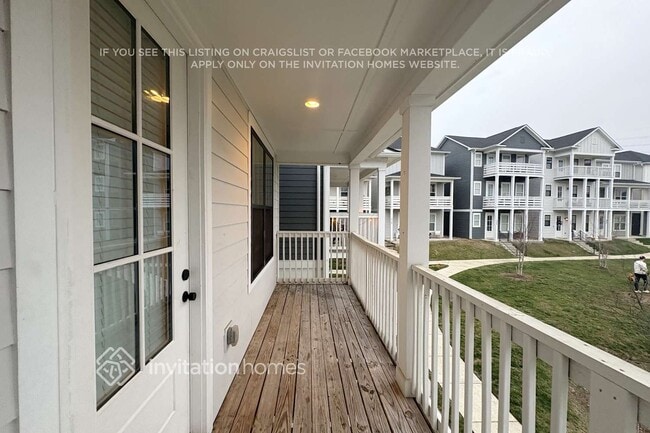 Photo - 220 Founders Ln