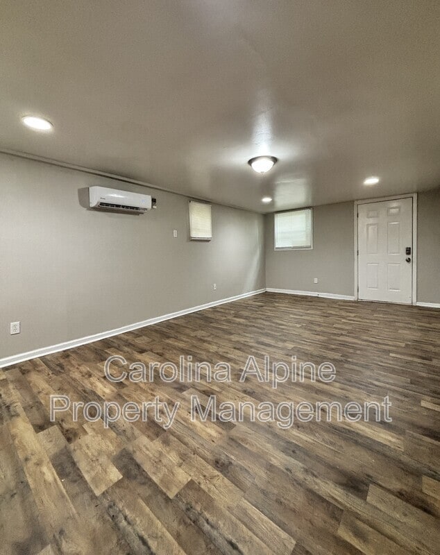 Photo - 2512 Finchley Dr