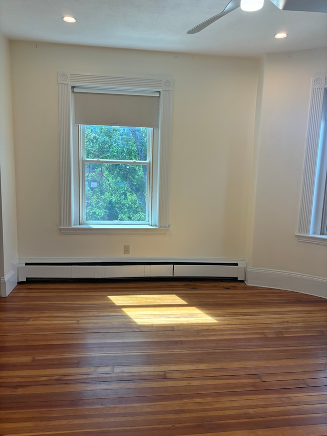 Photo - 842 Beacon St