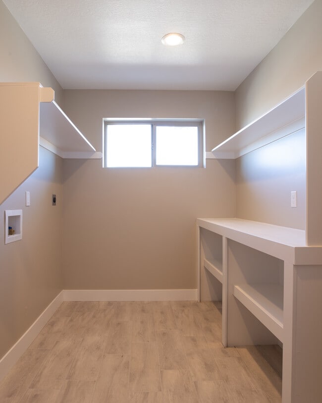 Photo - 251 N 200 W