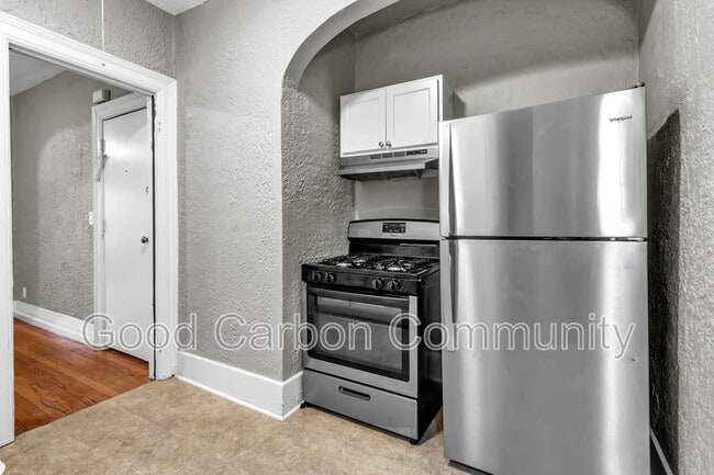 Photo - 135 Elmwood Ave Unit 7