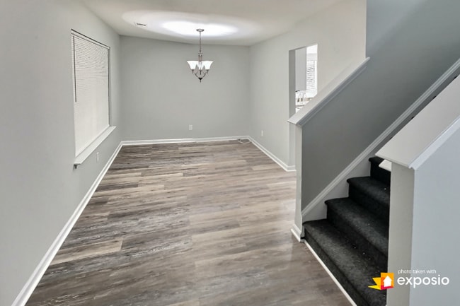 Photo - 2413 Whetstone Ln