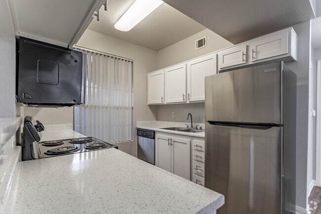 1BR, 1BA - 741SF