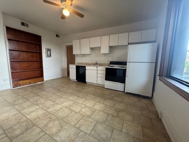 Photo - 4821 Centre Ave Unit 4821 Centre Ave. #2