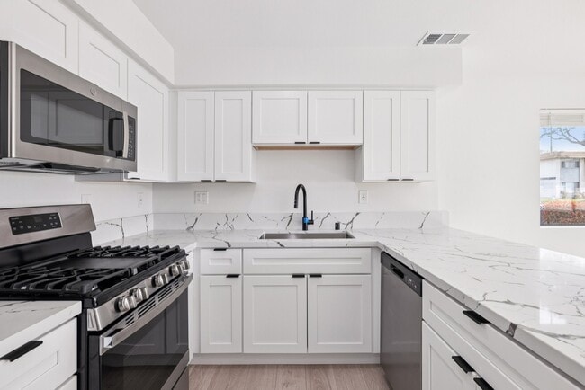 Photo - Ocean Villas Apartments