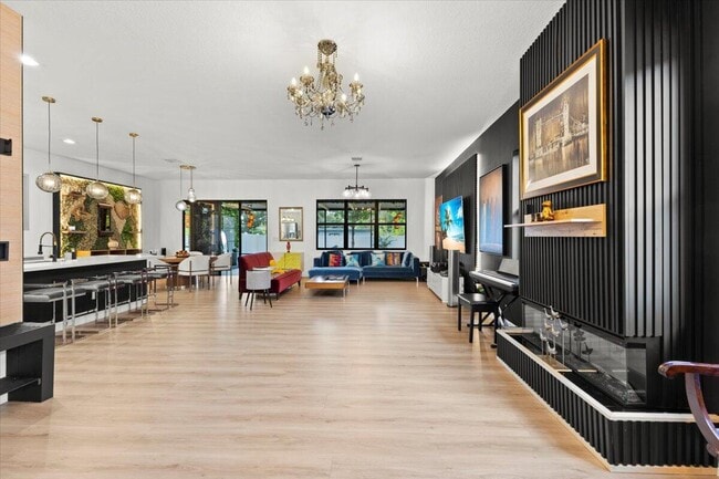 Photo - 4931 Whispering Way