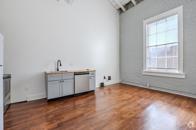 Studio, 1BA - 358SF - 209
