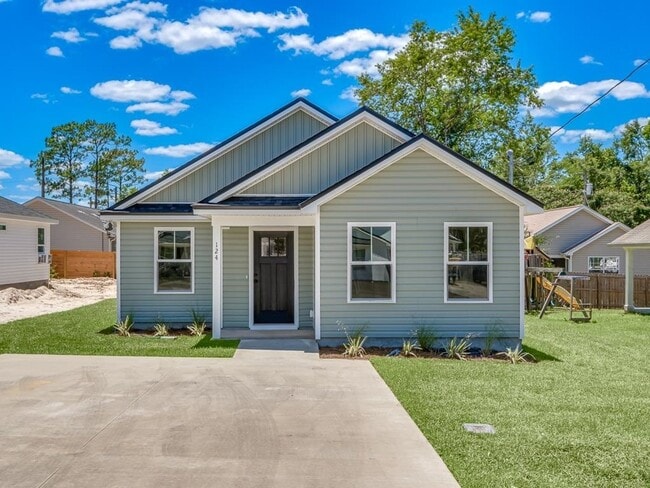 Building Photo - Fresh Start? Check Out This 3BR Beauty for $1650!